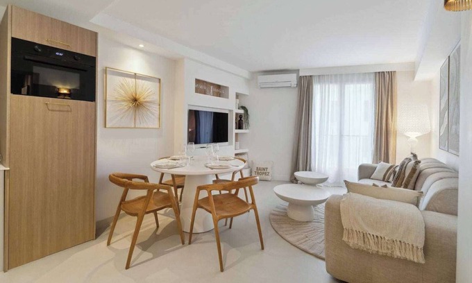 Saint-Tropez City Centre Apartment | Chic 2BR/4P Apartment – Saint-Tropez Lices
