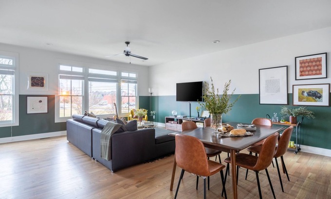 Buena Vista Apartment | Chic 4BDR Home Near DT Nashville | Monroe