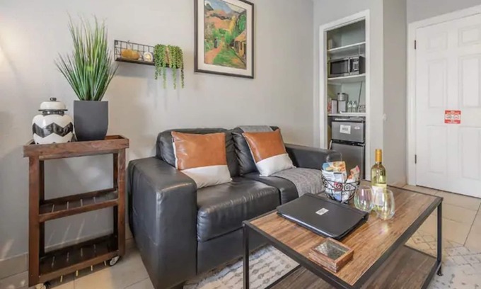 East Ybor Apartment | Chic & Affordable Ybor Studio steps from 7th Ave