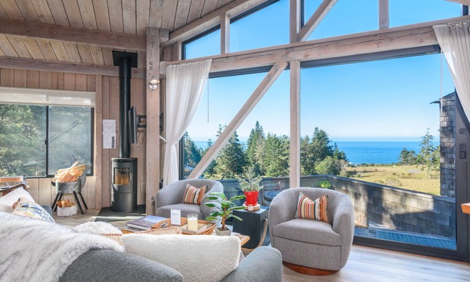 Sea Ranch Cottage | Chic and Modern Loft Home in Desirable Sea Ranch! Walk to the Beach and Trails