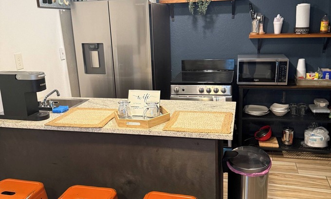 Tulsa House | Chic Boho Carriage-house 5 mins from Downtown, Gilcrease Tulsa