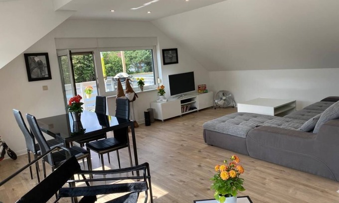 Rhein-Erft-Kreis District Apartment | Chic child-friendly apartment in Cologne Pulheim with balcony, barbecue, playground