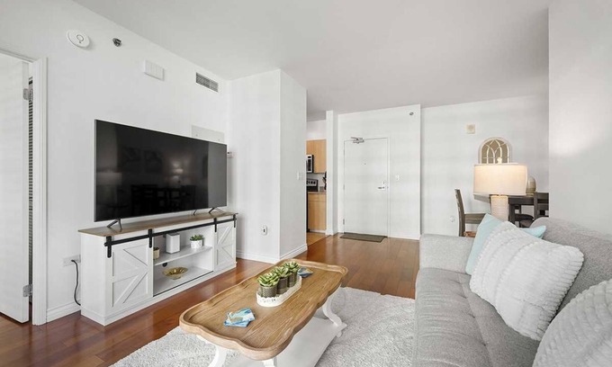 Downtown San Diego Condo | Chic Condo in Little Italy