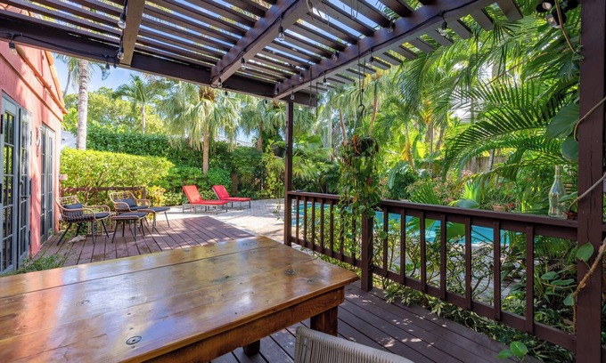 Northeast Miami House | Chic Furnished Bungalow Retreat in Gated Miami Oasis w/Pool - Summer Rental
