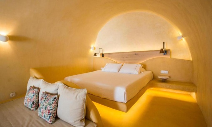 Firostefani Hotel | Chic Hotel Santorini Standard Suite Caldera View