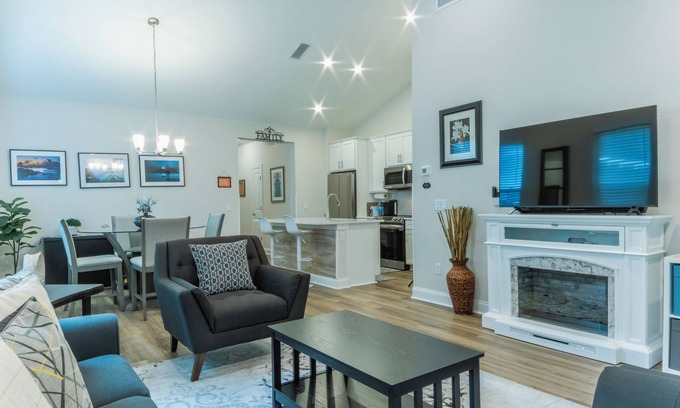 St. Augustine House | Chic house, 3 bedroom,2 bath, modern, spotless, Game room close to everything!