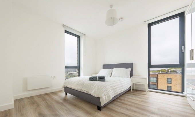 Luton Apartment | Chic interiors with a rooftop terrace