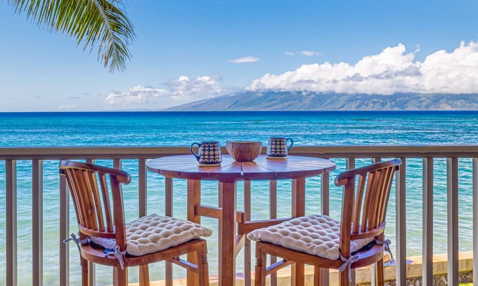 Kahana Condo | Chic Island Living overlooking ocean-Pohailani 210-Comfy Lanai daybed-Cold AC