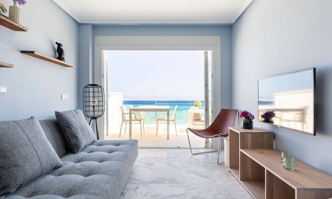 Coveta Fuma Apartment | Chic Mediterranean Getaway