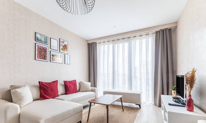 Umraniye Apartment | Chic, Modern and Ample Flat near Finance City