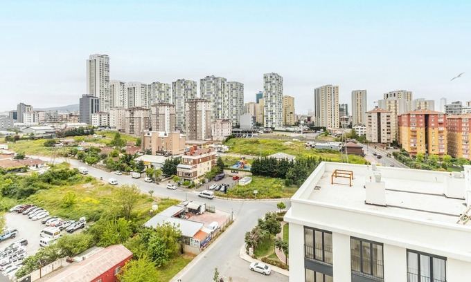 Umraniye Apartment | Chic, Modern and Spacious Flat in Umraniye