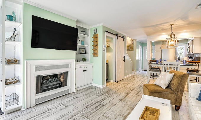 Murrells Inlet House | Chic Murrells Inlet Getaway ~ 2 Mi to Marsh Walk!