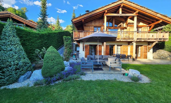 Randogne Ski Chalet | Chic, quiet and luxurious 5-bedroom chalet - perfect for families