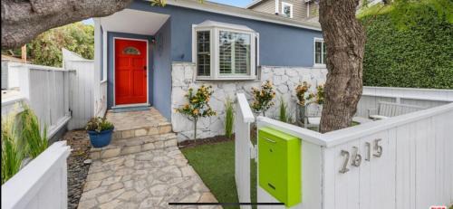 Venice House | Chic Venice Beach Bungalow Steps from the Canals & Beach