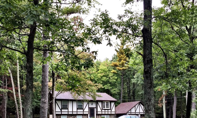 Saugerties Cottage | Chic, Very Private, Three Bedroom Cottage - Serene Peaceful, And Minutes To Ski