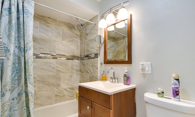 Norwood Park West Condo | Chicago Condo < Half-Mi to Ascension Resurrection!