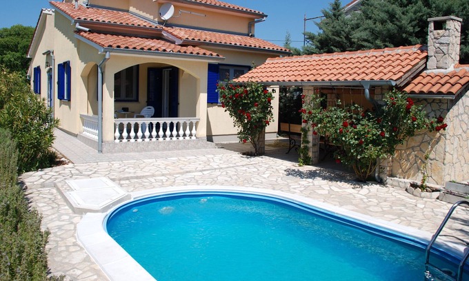 Salakovci House | Child-friendly, with pool