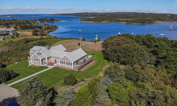 Chilmark House | CHILMARK WATERFRONT WITH PRIVATE DOCK