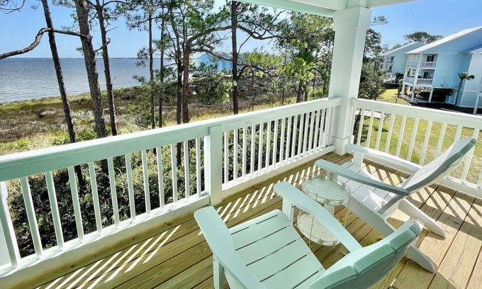 Innerarity Townhomes House | ChilSea: Kayak, SUP, Views & more!