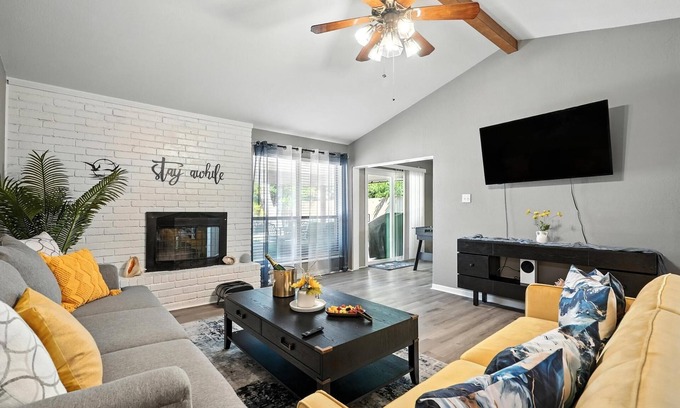 Abilene House | Chimney Wood Hacienda – Your Abilene Home Away
