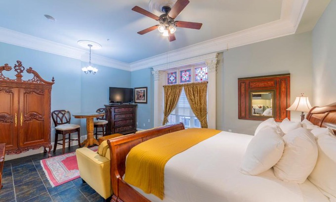 Saint John Apartment | Chipman Hill Suites - Pratt House