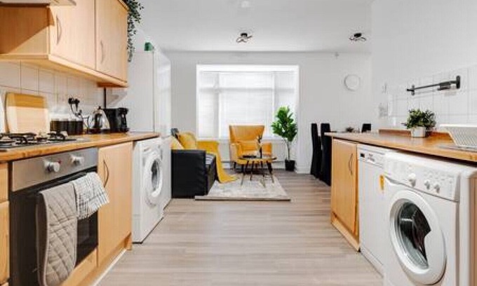 Cheetham Hill House | Chique Manchester Abode - Parking - 8mins to City
