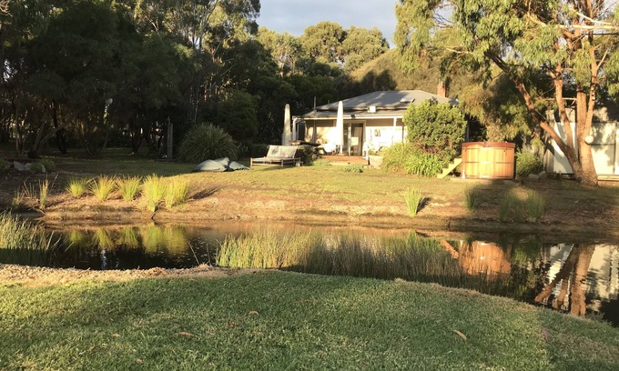 Flinders House | Christlodge - quiet beach getaway