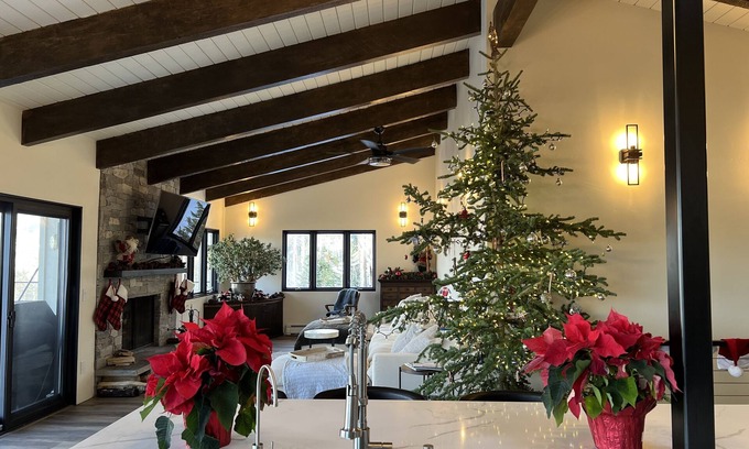 Snowmass Village House | Christmas in Beautiful Snowmass Village! Hot tub, Sauna and Cold Plunge!