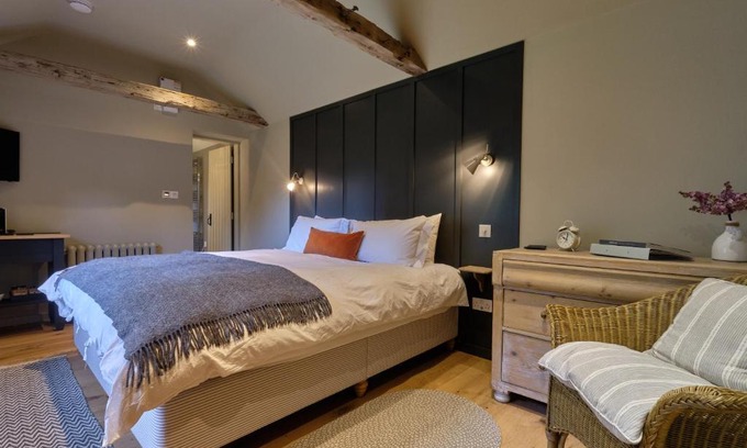Bradfield Combust Bed & Breakfast | Church Farm B&B Suffolk