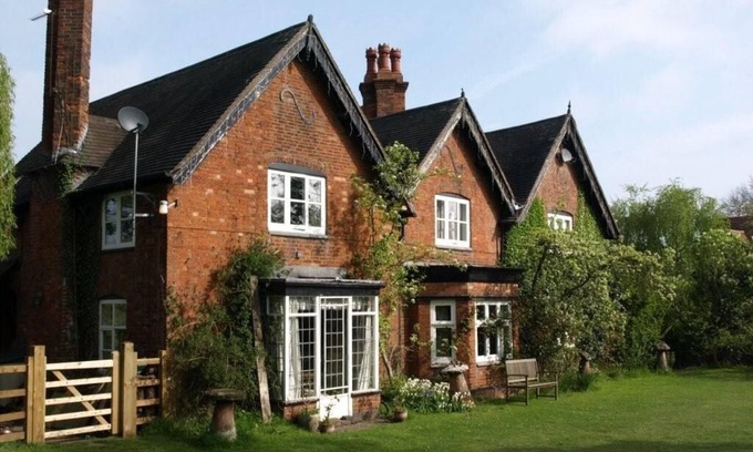 Bickenhill House | Church Farm