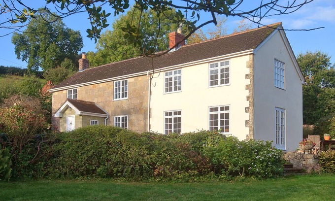 Swallowcliffe Cottage | CHURCH VIEW, family friendly, with open fire in Tisbury, Near Bath