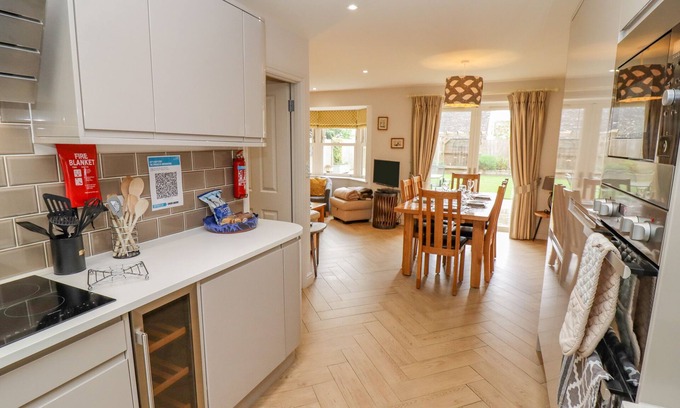 Bourton Cottage | Church View