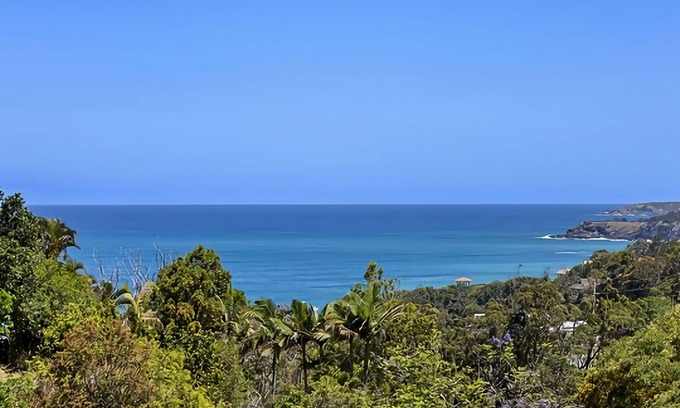 Korora Apartment | Ciao Korora The Classic, luxury studio with magnificent ocean views.