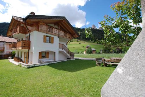 San Giovanni di Fassa Apartment | Ciasa Rasom