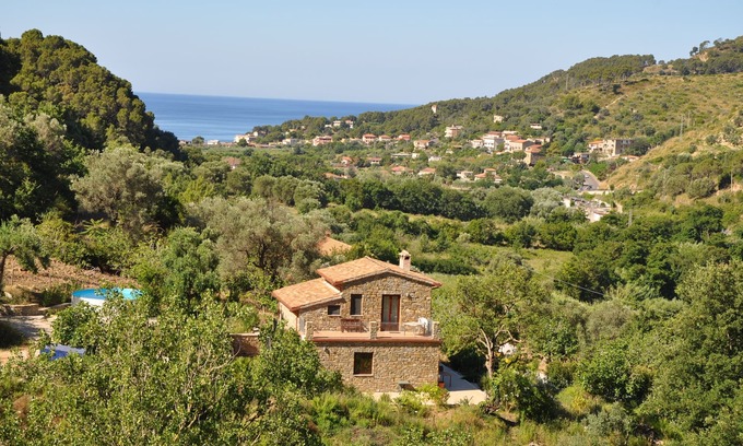 Montecorice House | Cilento, Castellabate - Holiday home with pool in a beautiful panoramic position by the sea