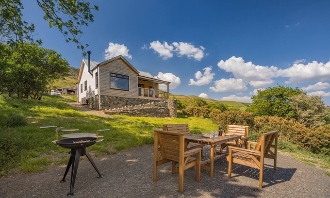 Barmouth House | Cilynys - Three Bedroom House, Sleeps 6