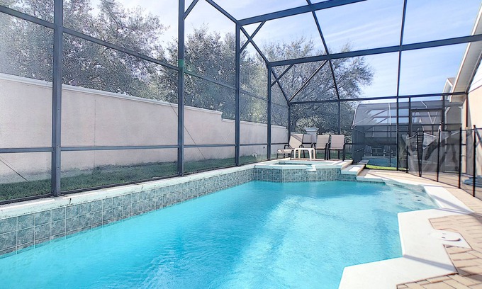 Windsor Palms House | CINDERELLA'S CASTLE Close to Disney, ONE story Home 5 bedrooms 4 baths Pool/Spa