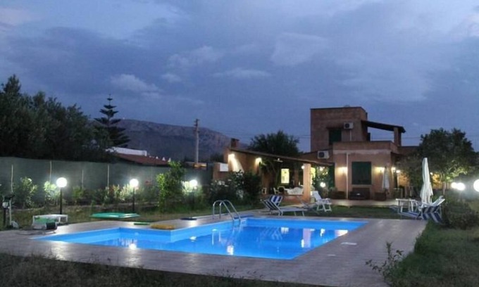 Cinisi Villa | Cinisi: House/Villa - Cinisi House with garden