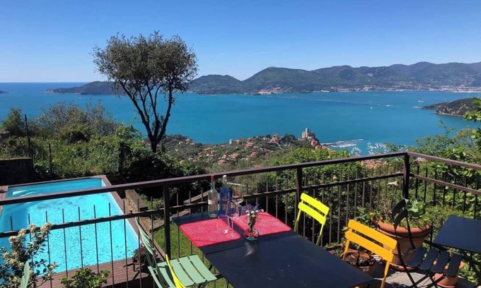 Sarzana House | Cinque Terre breakfast home with optional access to Pool, Sauna and Jacuzzi