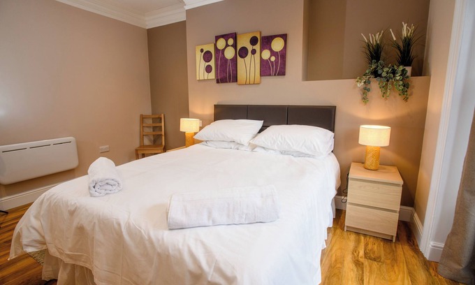 Lincoln House | City center 1 bed en-suite room. king sized bed, free WIfI Toiletries smart tv