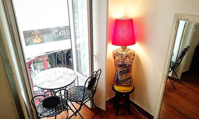 Socorro Apartment | City Center - Castle Hill Charm - Metro - Old Tram