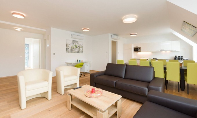 Leopoldstadt Apartment | City Center Oasis: Luxe 5BR w/AC, near River