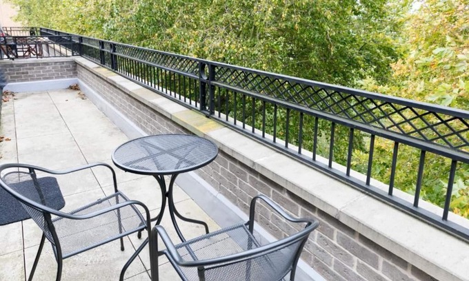 Cambridge City Centre Apartment | City Centre Penthouse 5 mins walk to Colleges with Terrace & Sleep 6