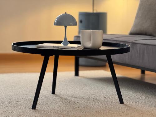Bayreuth Apartment | City-Close - King Bed & Free Garage