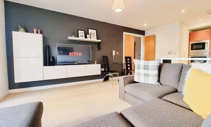 Cheetham Hill Apartment | City SuperHost Free Secure Parking City Centre