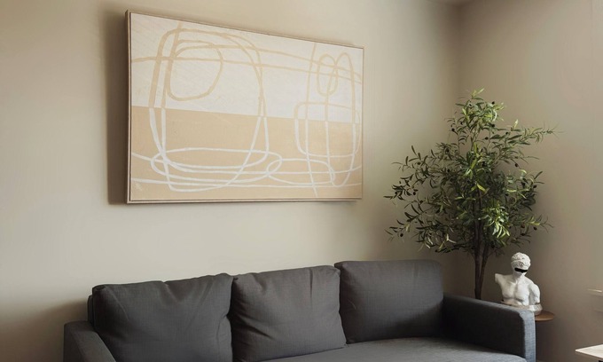East Allegheny Apartment | City View KING BED Free Parking