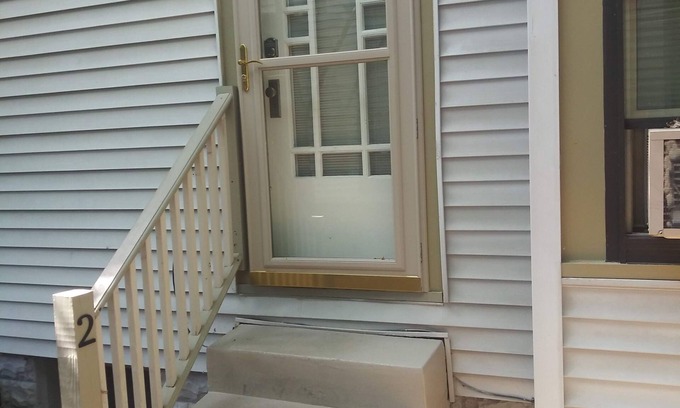 New Albany Apartment | CityPlex #2 2bed-2bath 2nd Floor Apt.