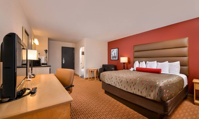 Clackamas Hotel | Clackamas Inn & Suites