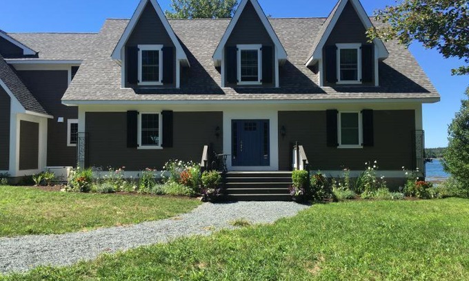 South Gouldsboro House | Clamshell By The Sea