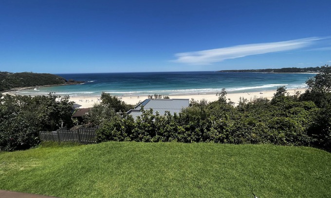 Mollymook Beach House | Classic beach cottage with amazing views and stroll to beach